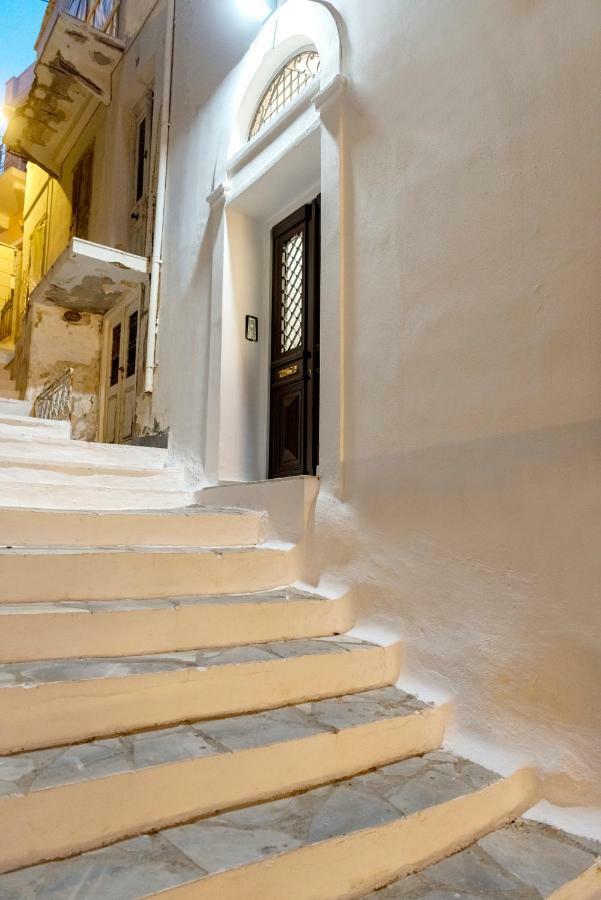 1844 Suites Syros 에르무폴리 외부 사진